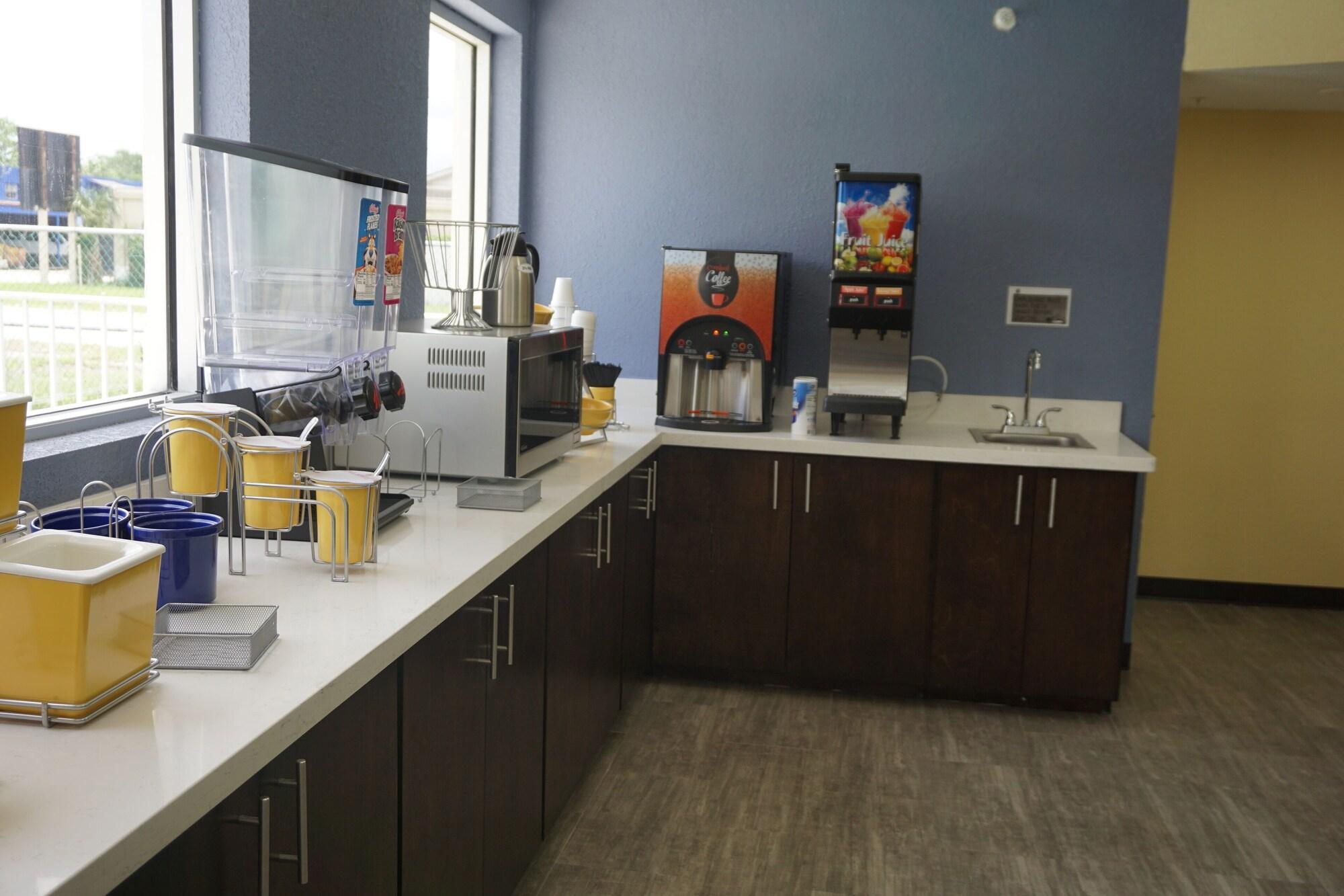 Days Inn By Wyndham Apopka/Orlando المظهر الخارجي الصورة